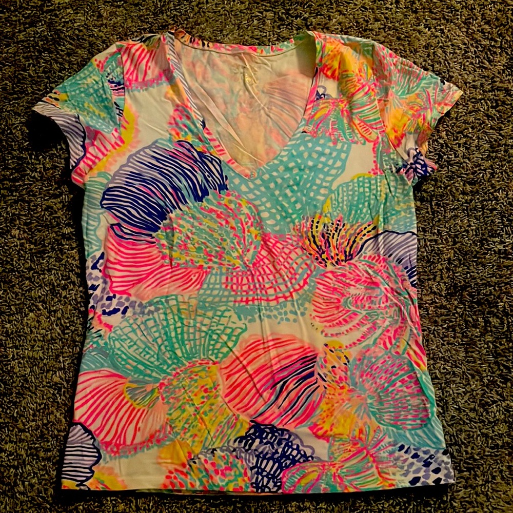 NWOT Lilly Pulitzer t shirt